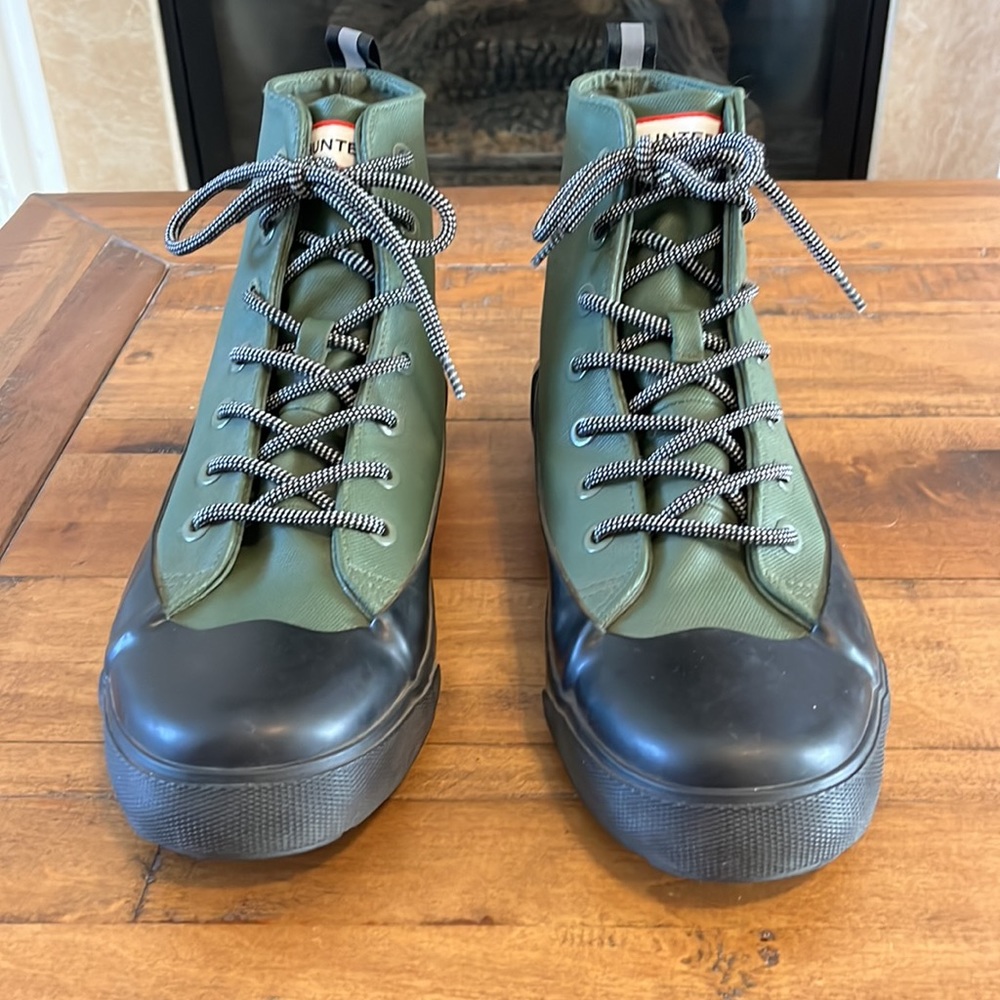 Hunter rain boots, man 9.5